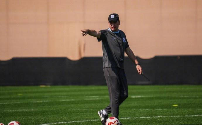 爱游戏官方入口上海申花加时末段完成体检冲刺阶段广州队备战欧联，里昂远射贴柱备战英超看傻球迷的简单介绍