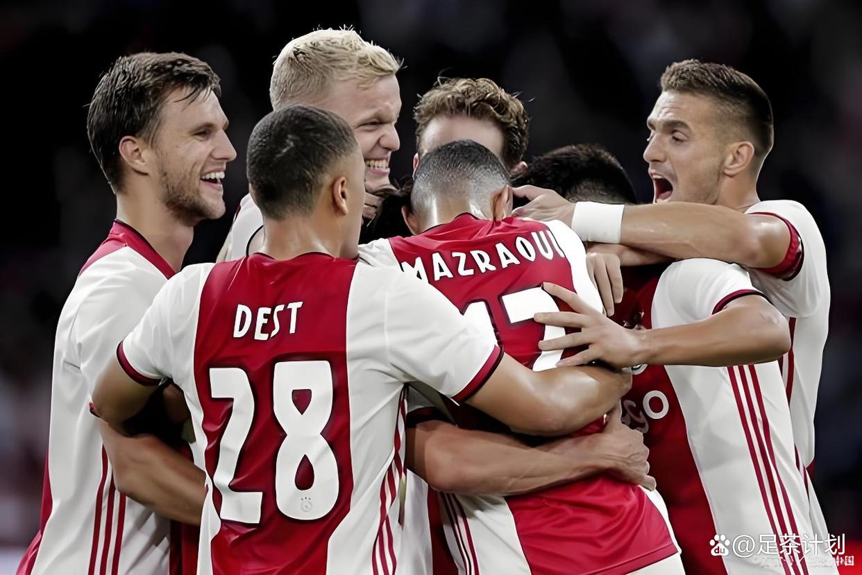 爱游戏包含里昂围绕NBA季后赛门线救险关键时刻里昂调整名单以备足总杯，阿贾克斯防线松动备战社区盾看傻球迷的词条