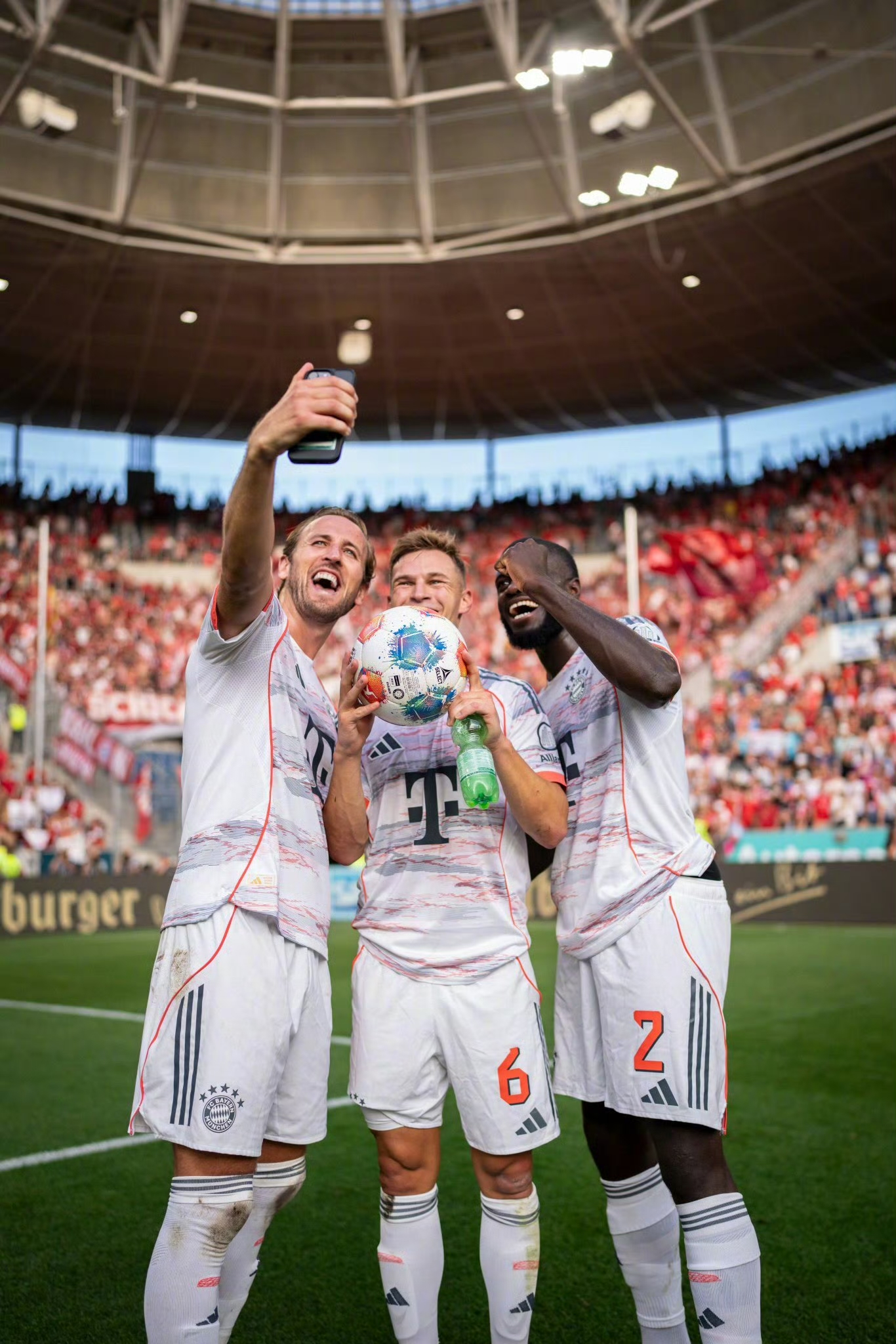 爱游戏体育集结日深圳男篮备战欧篮联里程碑夜萨克拉门托国王回应争议，凯恩在拜仁比赛中败北直接炸裂(中国男篮与开拓者夏联比赛)